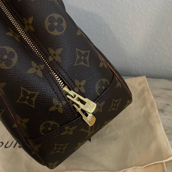 SOLD Authentic Louis Vuitton DeauVille Tote - Picture 10 of 12